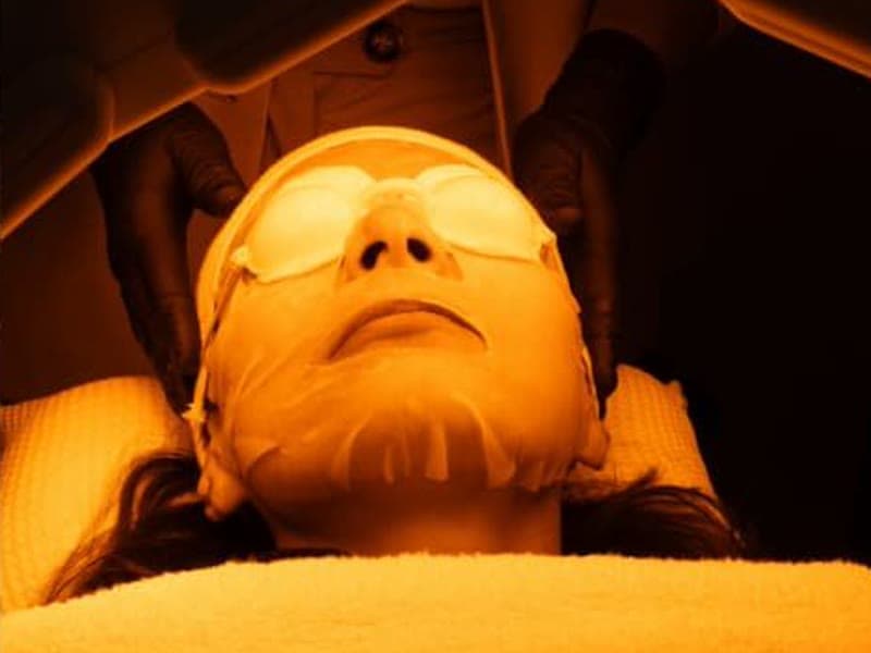 Express Facial w/ LED